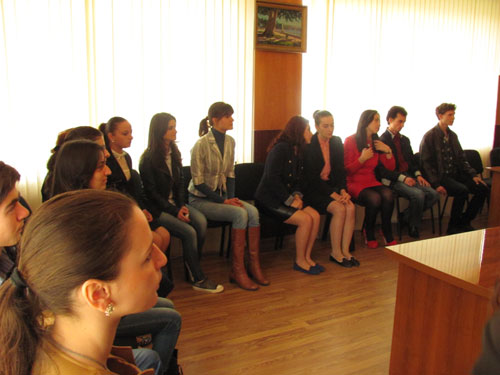 АКВАФОН вручает персональную стипендию студентам  Абхазского Государственного Университета(3)