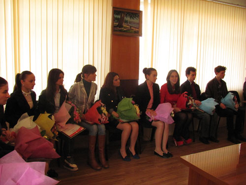 АКВАФОН вручает персональную стипендию студентам  Абхазского Государственного Университета(4)