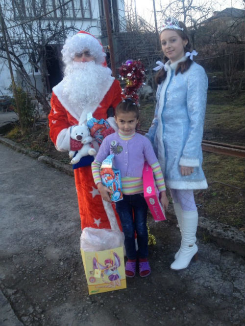 АФОН принял участие в акции КБФ «Ашана» «Стань Дедом Морозом» (5)
