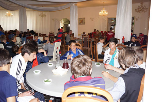 Команды Калдахуарской школы-интерната отправилась на II Международный детско-юношеский футбольный фестиваль «PETERSBURG CUP-2014»(7)